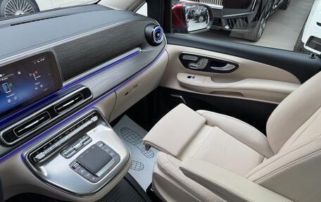 Mercedes-Benz V-Класс, 2024 год, 12 690 000 рублей, 32 фотография