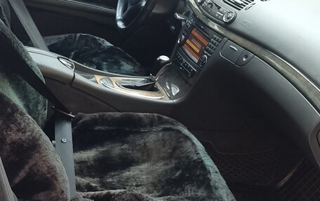 Mercedes-Benz E-Класс, 2004 год, 1 600 000 рублей, 4 фотография