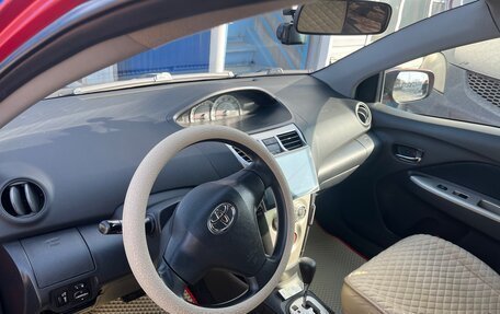 Toyota Yaris III рестайлинг, 2007 год, 630 000 рублей, 5 фотография