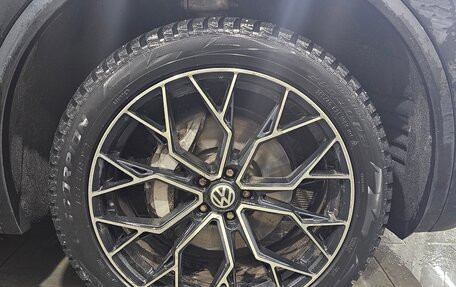 Volkswagen Touareg III, 2021 год, 8 000 000 рублей, 17 фотография