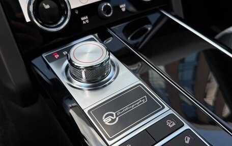 Land Rover Range Rover IV рестайлинг, 2019 год, 8 700 000 рублей, 21 фотография