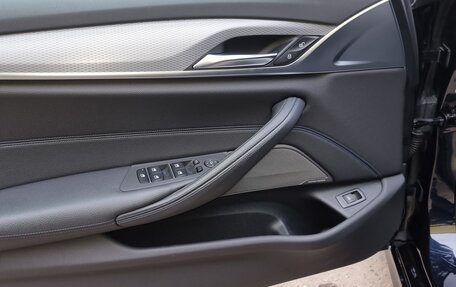 BMW 5 серия, 2018 год, 3 700 000 рублей, 21 фотография