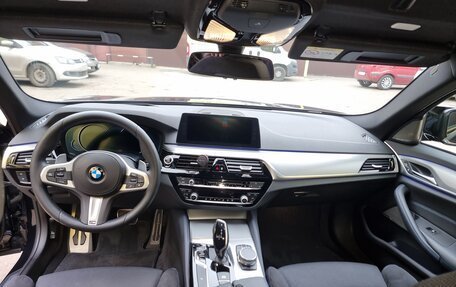 BMW 5 серия, 2018 год, 3 700 000 рублей, 29 фотография