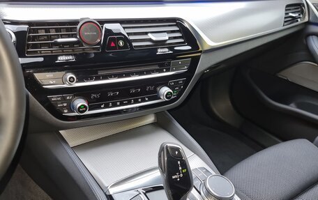 BMW 5 серия, 2018 год, 3 700 000 рублей, 23 фотография