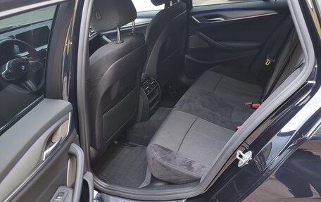 BMW 5 серия, 2018 год, 3 700 000 рублей, 31 фотография