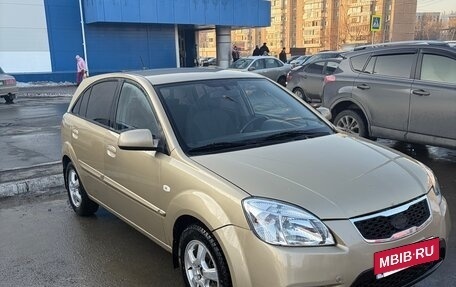 KIA Rio II, 2011 год, 650 000 рублей, 2 фотография