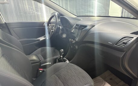 Hyundai Solaris II рестайлинг, 2014 год, 810 000 рублей, 3 фотография