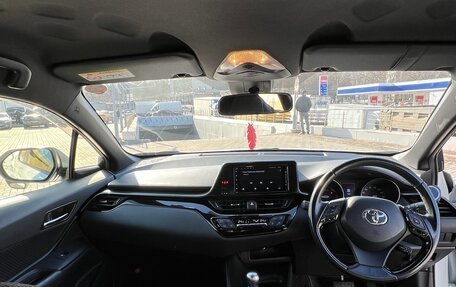 Toyota C-HR I рестайлинг, 2018 год, 2 300 000 рублей, 6 фотография