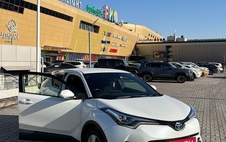 Toyota C-HR I рестайлинг, 2018 год, 2 300 000 рублей, 7 фотография