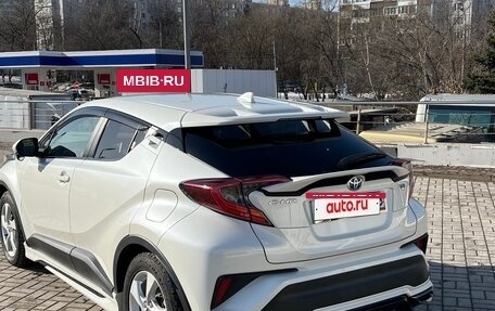 Toyota C-HR I рестайлинг, 2018 год, 2 300 000 рублей, 3 фотография