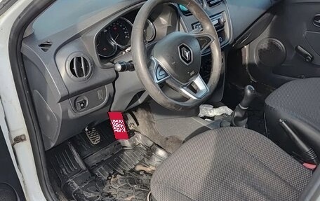 Renault Logan II, 2019 год, 389 000 рублей, 5 фотография