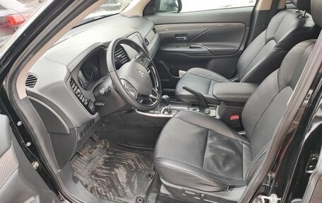 Mitsubishi Outlander III рестайлинг 3, 2017 год, 1 850 000 рублей, 5 фотография