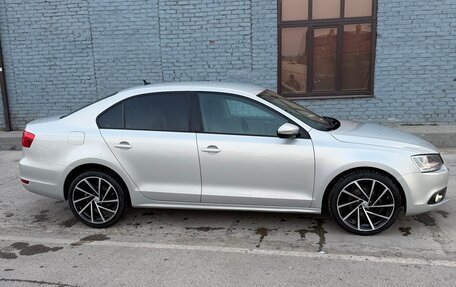 Volkswagen Jetta VI, 2011 год, 990 000 рублей, 9 фотография
