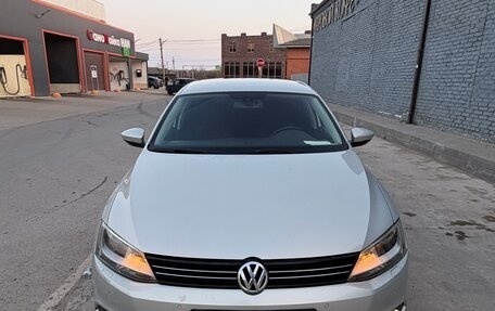 Volkswagen Jetta VI, 2011 год, 990 000 рублей, 5 фотография
