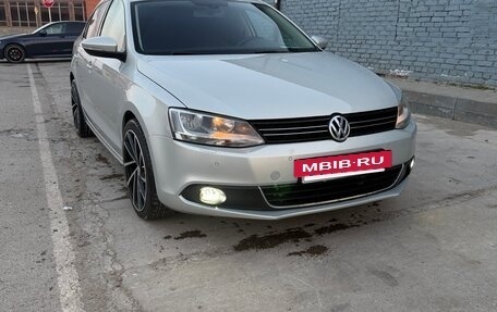 Volkswagen Jetta VI, 2011 год, 990 000 рублей, 7 фотография