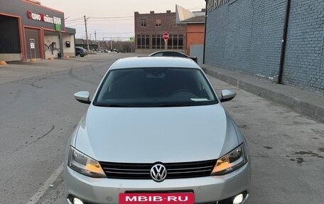 Volkswagen Jetta VI, 2011 год, 990 000 рублей, 4 фотография