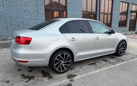 Volkswagen Jetta VI, 2011 год, 990 000 рублей, 12 фотография