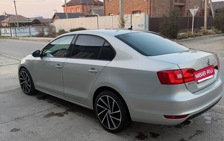 Volkswagen Jetta VI, 2011 год, 990 000 рублей, 15 фотография