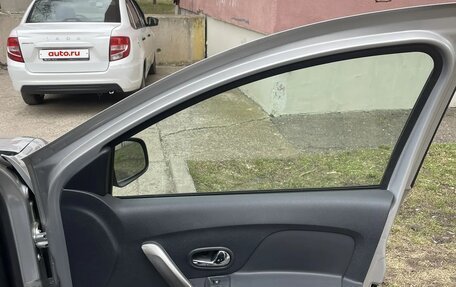 Renault Sandero II рестайлинг, 2015 год, 950 000 рублей, 2 фотография