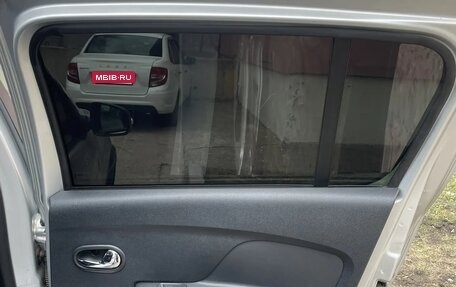 Renault Sandero II рестайлинг, 2015 год, 950 000 рублей, 14 фотография