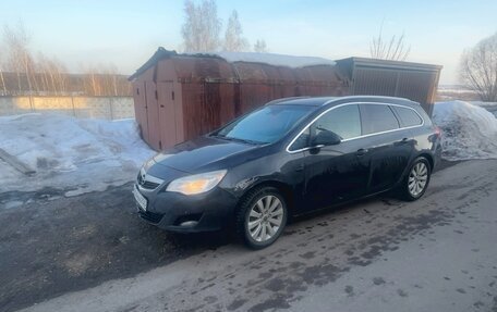 Opel Astra J, 2011 год, 550 000 рублей, 1 фотография