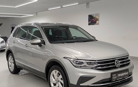 Volkswagen Tiguan II, 2021 год, 3 150 000 рублей, 3 фотография