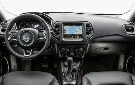 Jeep Compass II, 2021 год, 2 500 000 рублей, 3 фотография