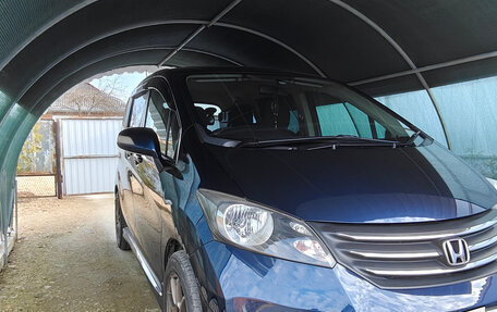 Honda Freed I, 2010 год, 1 200 000 рублей, 3 фотография