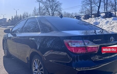 Toyota Camry, 2017 год, 1 760 000 рублей, 6 фотография