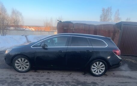 Opel Astra J, 2011 год, 550 000 рублей, 2 фотография
