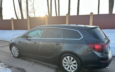 Opel Astra J, 2011 год, 550 000 рублей, 10 фотография
