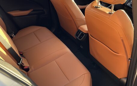 Lexus UX I, 2021 год, 3 200 000 рублей, 10 фотография