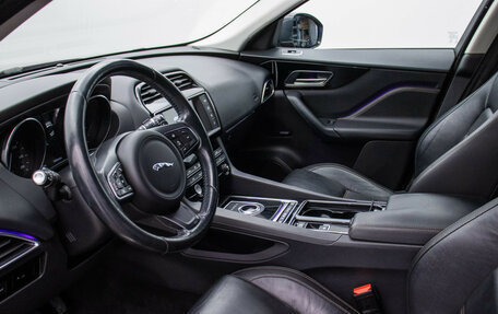 Jaguar F-Pace, 2016 год, 2 480 000 рублей, 10 фотография