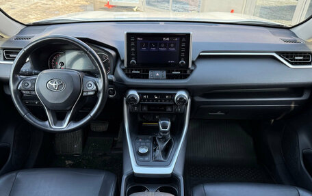 Toyota RAV4, 2019 год, 3 100 000 рублей, 15 фотография