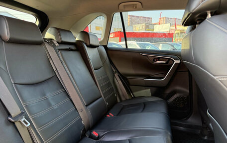 Toyota RAV4, 2019 год, 3 100 000 рублей, 21 фотография