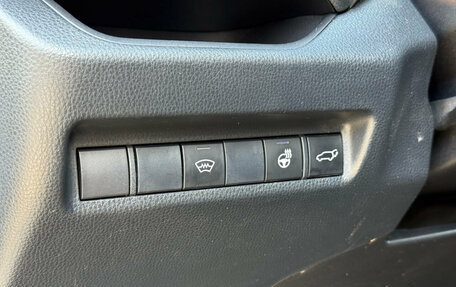 Toyota RAV4, 2019 год, 3 100 000 рублей, 29 фотография