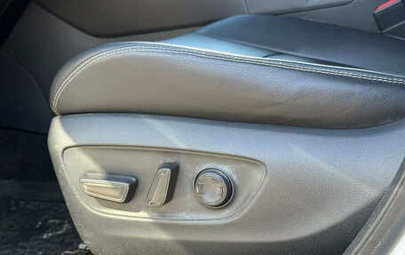 Toyota RAV4, 2019 год, 3 100 000 рублей, 32 фотография