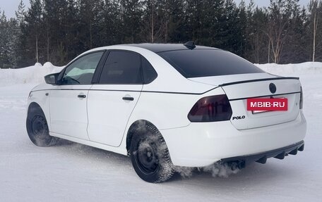 Volkswagen Polo VI (EU Market), 2015 год, 900 000 рублей, 2 фотография