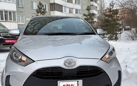 Toyota Yaris, 2020 год, 1 300 000 рублей, 2 фотография