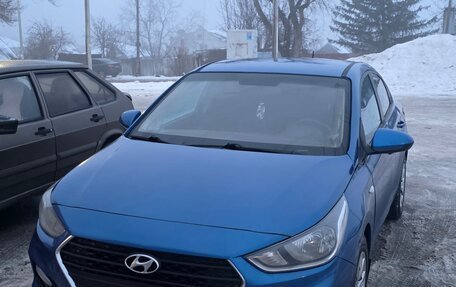 Hyundai Solaris II рестайлинг, 2017 год, 1 250 000 рублей, 2 фотография