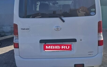 Toyota Town Ace IV, 2015 год, 1 180 000 рублей, 2 фотография