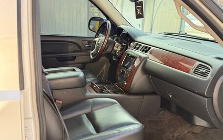 Chevrolet Tahoe III, 2011 год, 1 730 000 рублей, 12 фотография