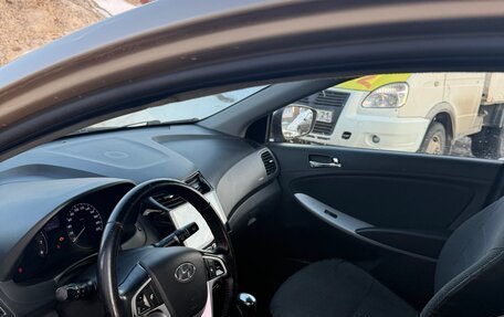 Hyundai Solaris II рестайлинг, 2011 год, 490 000 рублей, 7 фотография