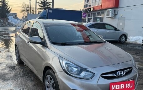 Hyundai Solaris II рестайлинг, 2011 год, 490 000 рублей, 3 фотография