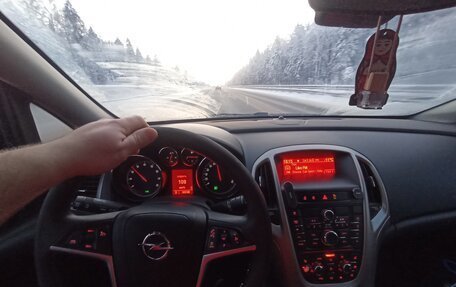 Opel Astra J, 2010 год, 635 000 рублей, 5 фотография