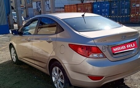 Hyundai Solaris II рестайлинг, 2011 год, 720 000 рублей, 5 фотография