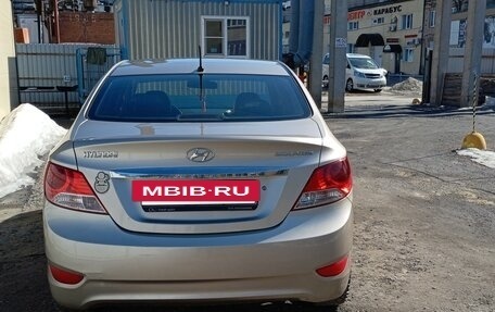 Hyundai Solaris II рестайлинг, 2011 год, 720 000 рублей, 4 фотография