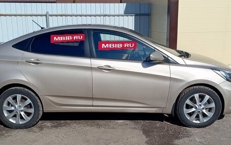 Hyundai Solaris II рестайлинг, 2011 год, 720 000 рублей, 2 фотография