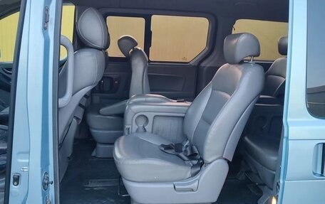 Hyundai Grand Starex Grand Starex I рестайлинг 2, 2011 год, 1 800 000 рублей, 11 фотография