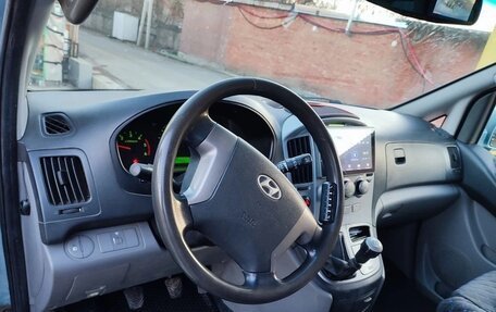 Hyundai Grand Starex Grand Starex I рестайлинг 2, 2011 год, 1 800 000 рублей, 13 фотография